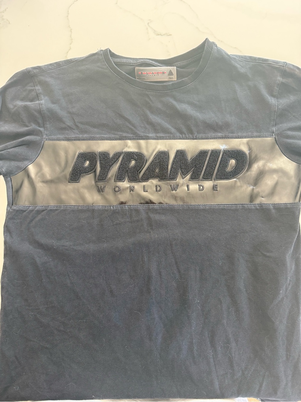 2012 Black Pyramid by Chris Brown Black tee size Small